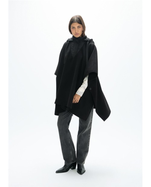 CAPA DE PAÑO CON CUELLO NYLON LC