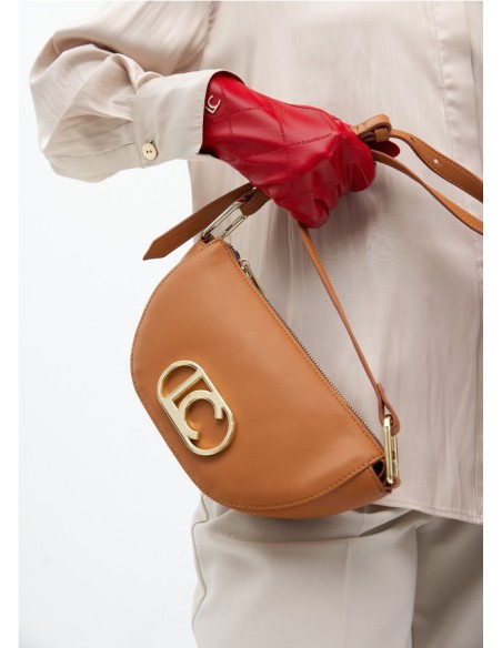 BANDOLERA PEQUEÑA MEDIA LUNA LOGO LOLA CASADEMUNT CAMEL