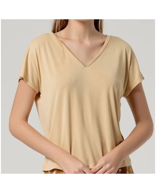 CAMISETA BASICA SUELTA ESCOTE EN V