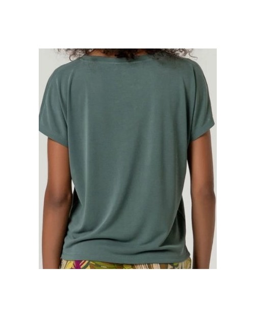 CAMISETA BASICA SUELTA ESCOTE EN V