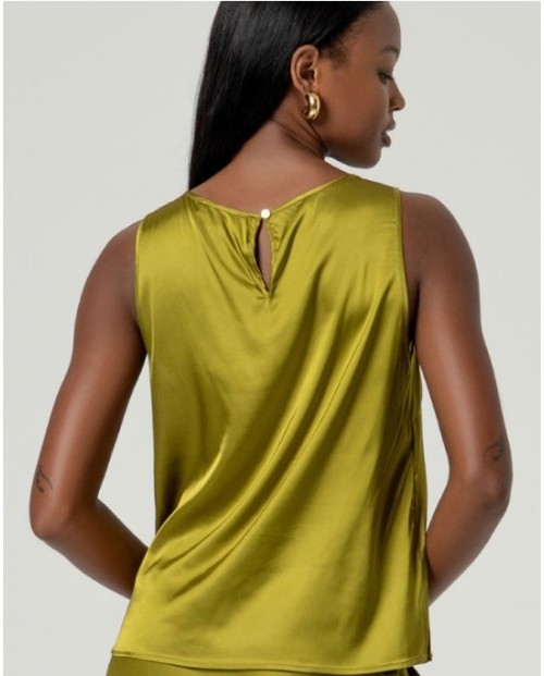 TOP SATINADO ELEGANTE DE CUELLO DE PICO