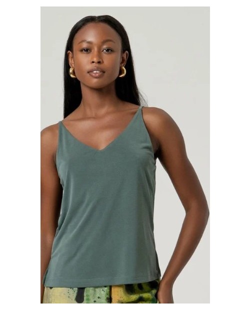 TOP MUJER BÁSICO ESCOTE PICO