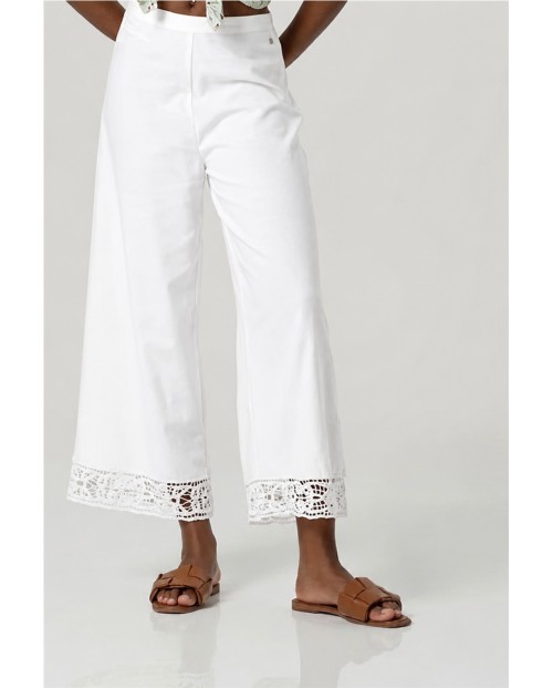 PANTALÓN DE CORTE AMPLIO DE MUJER CON DETALLE DE ENCAJE ABAJO
