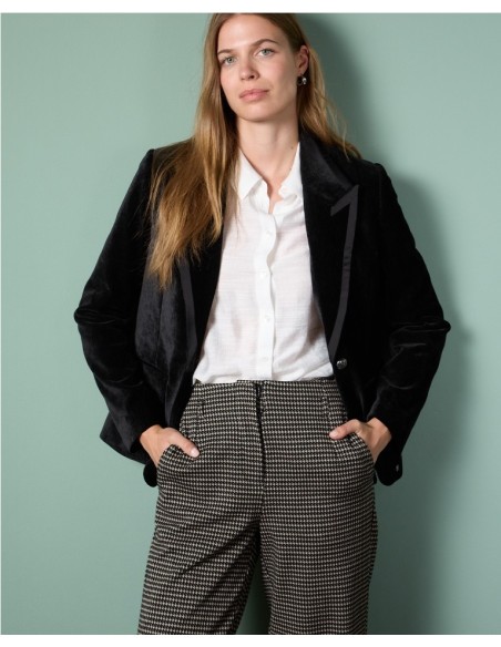 PANTALON RECTO SURKANA ESTAMPADO EN PATA DE GALLO