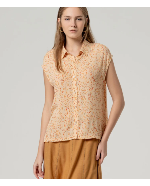 BLUSA ESTAMPADA SIN MANGAS
