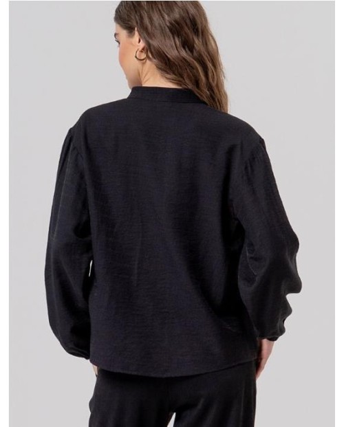 BLUSA AMPLIA SURKANA CON ESCOTE DE PICO