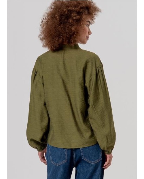 BLUSA AMPLIA SURKANA CON ESCOTE DE PICO