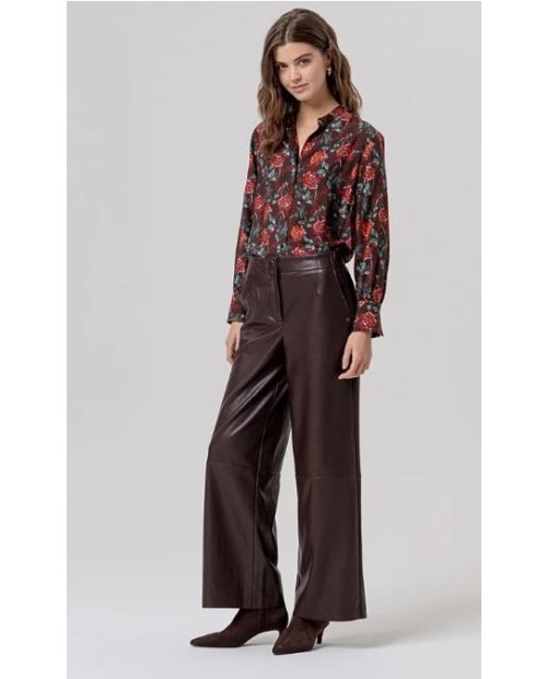 PANTALÓN ANCHO SURKANA DE EFECTO PIEL