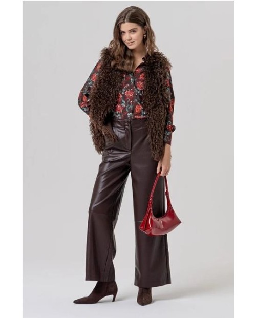 PANTALÓN ANCHO SURKANA DE EFECTO PIEL