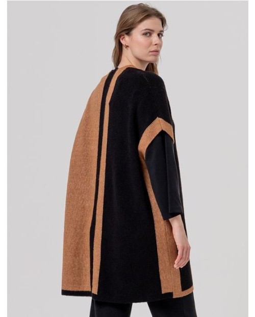 PONCHO SURKANA DE PUNTO EN BLOQUES DE COLOR