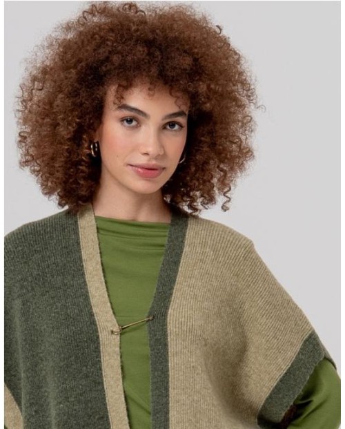 PONCHO SURKANA DE PUNTO EN BLOQUES DE COLOR 2