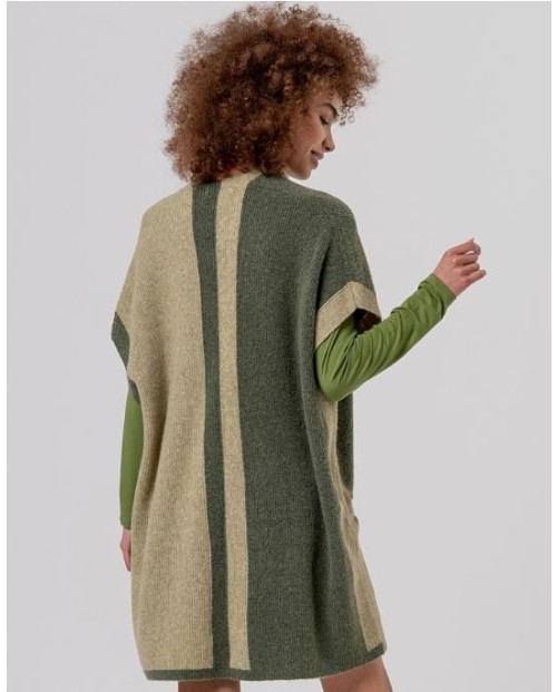 PONCHO SURKANA DE PUNTO EN BLOQUES DE COLOR