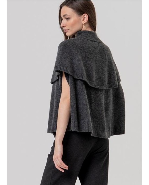 CAPA SURKANA DE PUNTO CON CUELLO ALTO