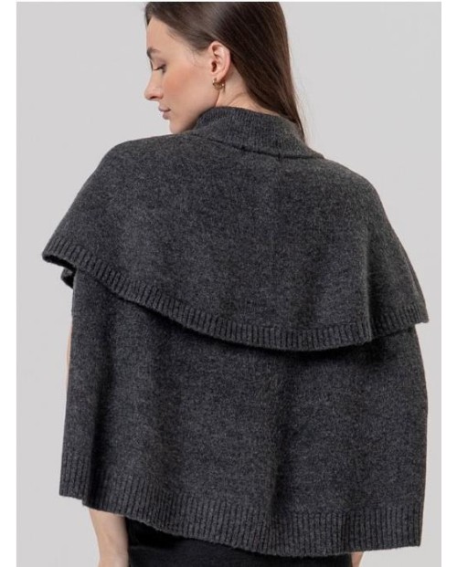 CAPA SURKANA DE PUNTO CON CUELLO ALTO