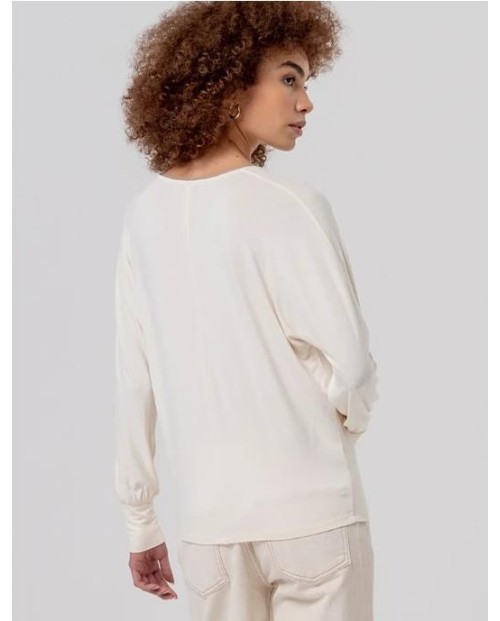 CAMISETA SURKANA DE CUELLO PICO DE BAMBÚ