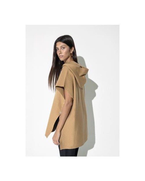 LOLA CASADEMUNT CAPA DE MUJER CAMEL
